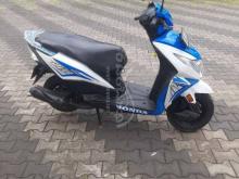 https://riyasewana.com/uploads/bajaj-dio-8104235495338.jpg