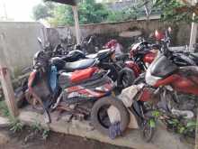 https://riyasewana.com/uploads/bajaj-discover-100-36450813402.jpg