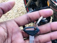 https://riyasewana.com/uploads/bajaj-discover-135-1313161824983.jpg