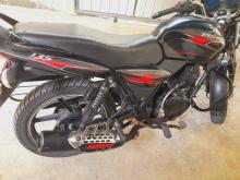 https://riyasewana.com/uploads/bajaj-discover-135-722014324421.jpg