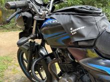 https://riyasewana.com/uploads/bajaj-discover-150-3112155719772.jpg