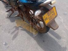 https://riyasewana.com/uploads/bajaj-discovre-125-26104232424266.jpg