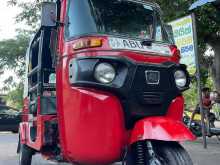 Bajaj 4 Stroke 2020 Three Wheel