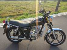 Suzuki GN125 2000 Motorbike