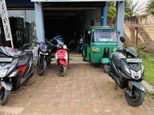 Bajaj Hyzin Enterprises 2017 Motorbike