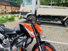 https://riyasewana.com/uploads/bajaj-ktm-duke-247064013744.jpg