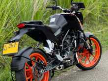https://riyasewana.com/uploads/bajaj-ktm-duke-89061322142.jpg