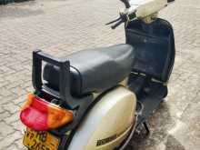 https://riyasewana.com/uploads/bajaj-legend-4-101110351974.jpg