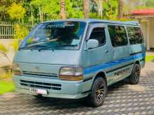 Toyota Dolphin LH113 1995 Van