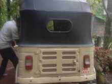 https://riyasewana.com/uploads/bajaj-motor-tricycle-1998-39155112963.jpg