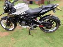 https://riyasewana.com/uploads/bajaj-ns-160-211405564942.jpg