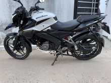 https://riyasewana.com/uploads/bajaj-ns-160-5959524752.jpg