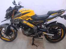 https://riyasewana.com/uploads/bajaj-ns-200-127422113342.jpg