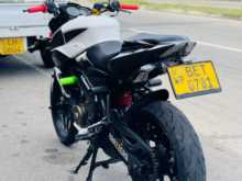 https://riyasewana.com/uploads/bajaj-ns-200-1612292813653.jpg