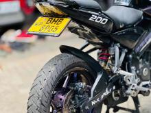 https://riyasewana.com/uploads/bajaj-ns-200-2416242224053.jpg