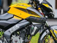 https://riyasewana.com/uploads/bajaj-ns-200-2422220513992.jpg