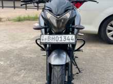 https://riyasewana.com/uploads/bajaj-ns-200-2514340213192.jpg