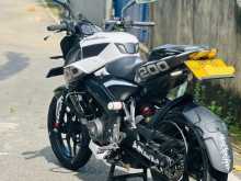 https://riyasewana.com/uploads/bajaj-ns-200-2612423213154.jpg