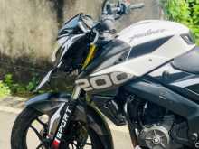 https://riyasewana.com/uploads/bajaj-ns-200-2612423213353.jpg