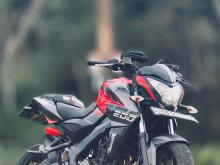 Bajaj Pulsar NS200 2017 Motorbike