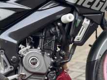 https://riyasewana.com/uploads/bajaj-ns-200-312283322073.jpg
