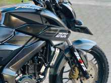 https://riyasewana.com/uploads/bajaj-ns-200-411350222982.jpg