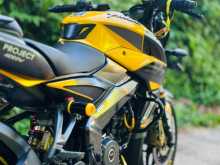 https://riyasewana.com/uploads/bajaj-ns-200-510290813922.jpg