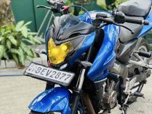 https://riyasewana.com/uploads/bajaj-ns200-1410400624532.jpg