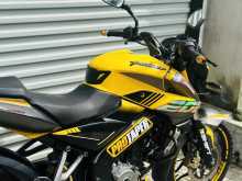 https://riyasewana.com/uploads/bajaj-ns200-248424622523.jpg