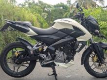 Bajaj Pulsar NS200 2017 Motorbike