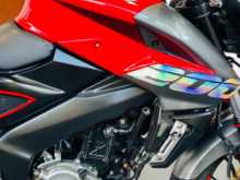 https://riyasewana.com/uploads/bajaj-ns200-2919072913863.jpg