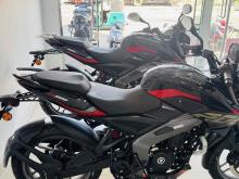 https://riyasewana.com/uploads/bajaj-ns200-3010492424133.jpg