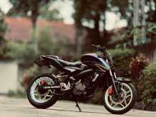 https://riyasewana.com/uploads/bajaj-ns200-71312424413.jpg
