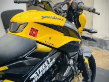https://riyasewana.com/uploads/bajaj-ns200-bhs-510045619695.jpg