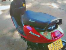 Hero Pleasure 2013 Motorbike