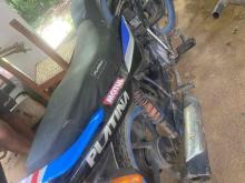 https://riyasewana.com/uploads/bajaj-pletina-125-720455624742.jpg