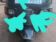 Bajaj 4 Stroke 2010 Three Wheel