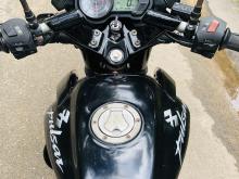 https://riyasewana.com/uploads/bajaj-pulsar-125-711473919046.jpg