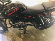 https://riyasewana.com/uploads/bajaj-pulsar-135-1118420924122.jpg