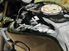 https://riyasewana.com/uploads/bajaj-pulsar-135-121174124213.jpg