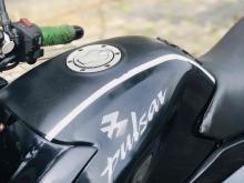 https://riyasewana.com/uploads/bajaj-pulsar-135-1214550924541.jpg