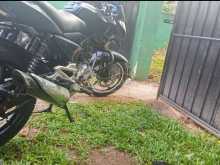 https://riyasewana.com/uploads/bajaj-pulsar-135-127052813042.jpg