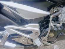 https://riyasewana.com/uploads/bajaj-pulsar-135-1710000413092.jpg