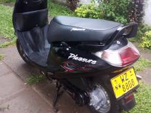 https://riyasewana.com/uploads/bajaj-pulsar-135-1718420919673.jpg
