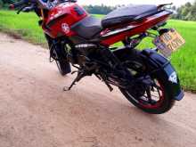 https://riyasewana.com/uploads/bajaj-pulsar-135-18723294143.jpg