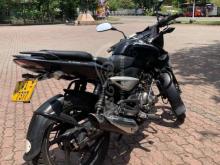 https://riyasewana.com/uploads/bajaj-pulsar-135-195952134133.jpg