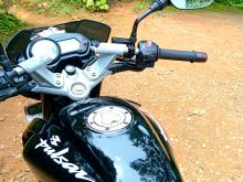 https://riyasewana.com/uploads/bajaj-pulsar-135-2110421519393.jpg