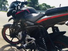 https://riyasewana.com/uploads/bajaj-pulsar-135-2613044119655.jpg