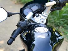 https://riyasewana.com/uploads/bajaj-pulsar-135-3017075519206.jpg