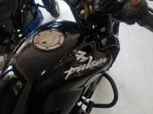 https://riyasewana.com/uploads/bajaj-pulsar-135-410162913962.jpg